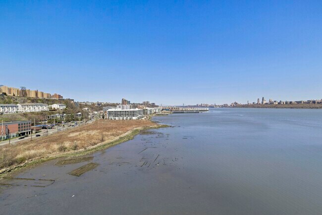 8100 River Rd in North Bergen, NJ - Building Photo - Building Photo