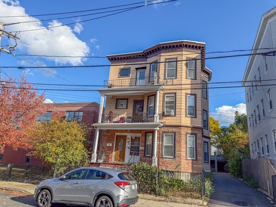 154 Glen St in Somerville, MA - Building Photo