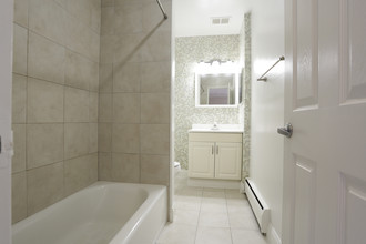 Imperial House Apartments in Audubon, NJ - Building Photo - Interior Photo