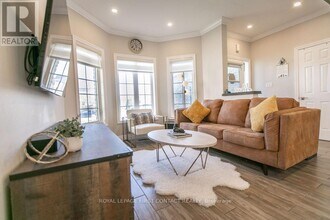 1955 Swan St in Innisfil, ON - Building Photo - Building Photo