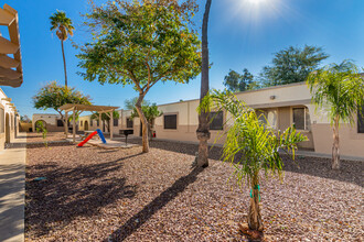 Castro Villas in Tucson, AZ - Foto de edificio - Building Photo