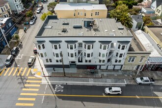 1450 Castro St in San Francisco, CA - Foto de edificio - Building Photo