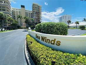 10044 S Ocean Dr in Jensen Beach, FL - Foto de edificio - Building Photo