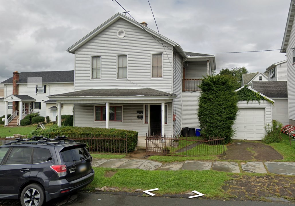 511 E Elm St in Scranton, PA - Building Photo