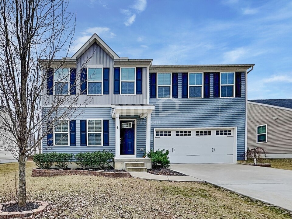 99 Wooded Ridge Dr in Amelia, OH - Building Photo