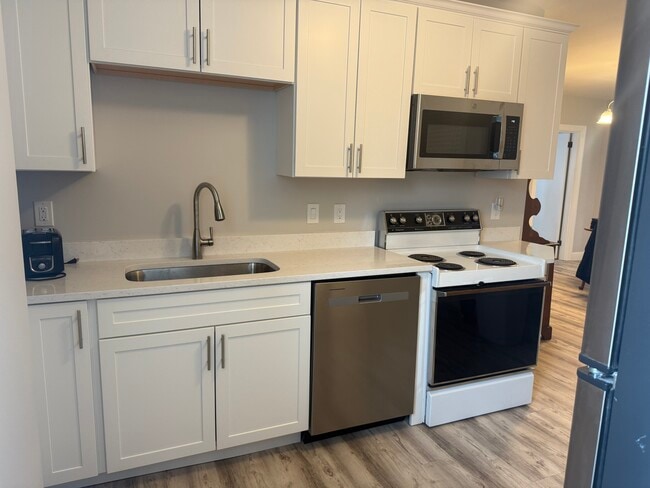 57 East Ave, Unit 1