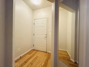 21197 McFadden Square in Sterling, VA - Building Photo - Building Photo