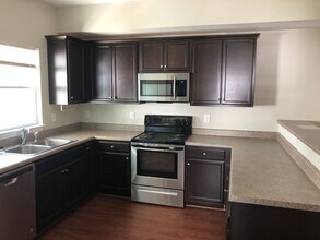 5025 Peachtree Ave in Wilmington, NC - Building Photo - Building Photo