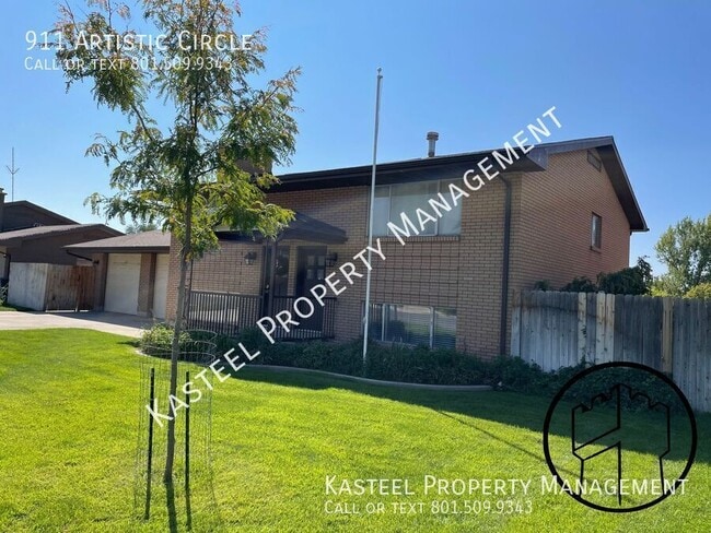 property at 911 Artistic Cir