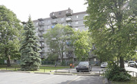 Habitations Des Fleurs A in Montréal, QC - Building Photo - Building Photo