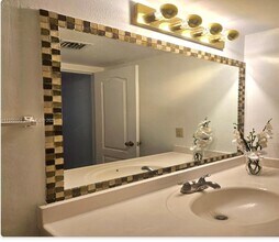 4910 NW 79th Ave in Doral, FL - Foto de edificio - Building Photo