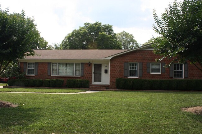 6400 Long Meadow Rd in Charlotte, NC - Building Photo - Building Photo