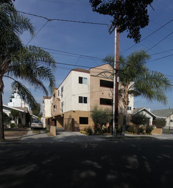 5421 La Mirada Ave in Los Angeles, CA - Building Photo