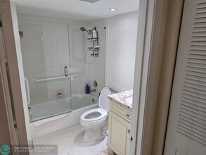 1501 Cayman Way in Coconut Creek, FL - Foto de edificio - Building Photo