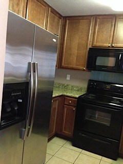 145 W El Norte Pkwy in Escondido, CA - Building Photo