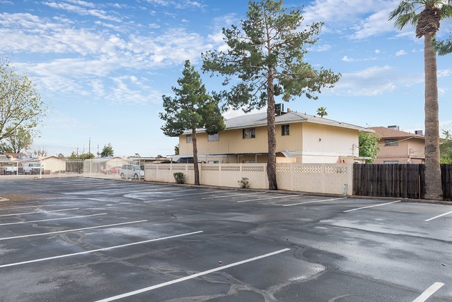 160 S Doran in Mesa, AZ - Foto de edificio - Building Photo