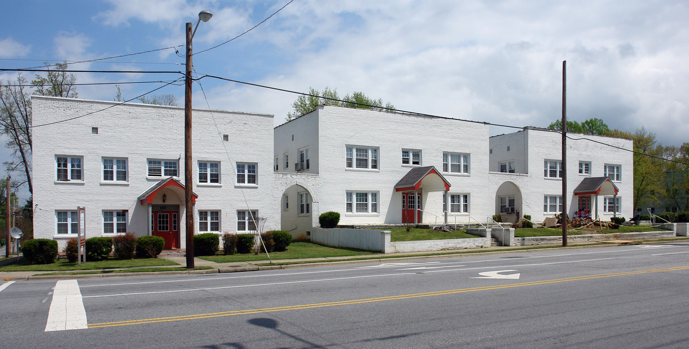 Sadaf Apartments in High Point, NC - Building Photo