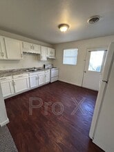 1301 E 9th St in Pittsburg, KS - Building Photo - Building Photo