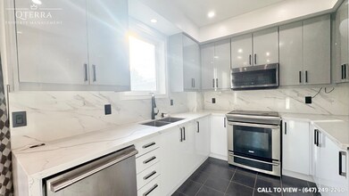 37 Horton St in Ajax, ON - Building Photo - Building Photo