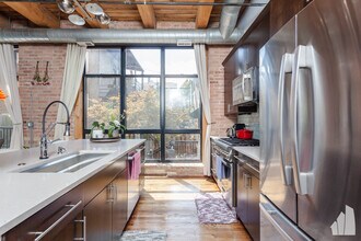 1750 N Wolcott Ave, Unit 00108A in Chicago, IL - Foto de edificio - Building Photo