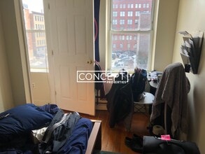 37 Cooper St, Unit 3 in Boston, MA - Foto de edificio - Building Photo