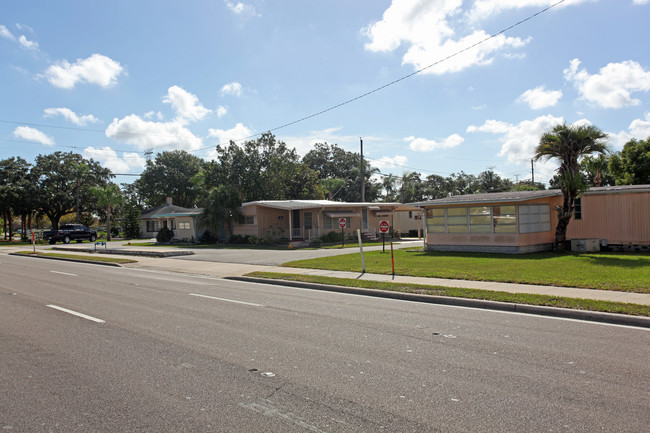 Sunny Grove Mobile Home Community in Clearwater, FL - Building Photo - Building Photo