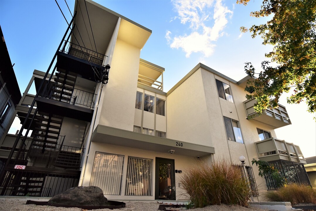 Athol Apartments in Oakland, CA - Foto de edificio