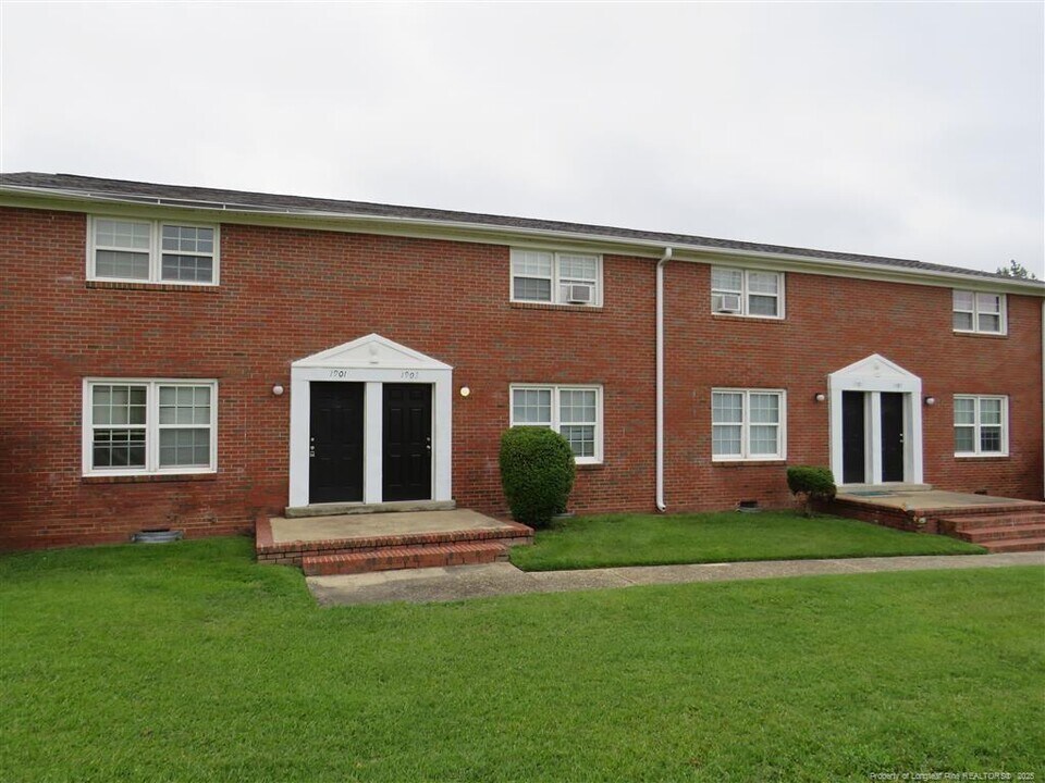 1903 King George Dr in Fayetteville, NC - Building Photo