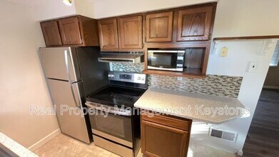 5114 Caste Dr in Pittsburgh, PA - Building Photo - Building Photo