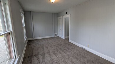 61 6th St SE in Massillon, OH - Building Photo - Building Photo