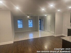 266 Kate Schenck Ave in San Antonio, TX - Building Photo