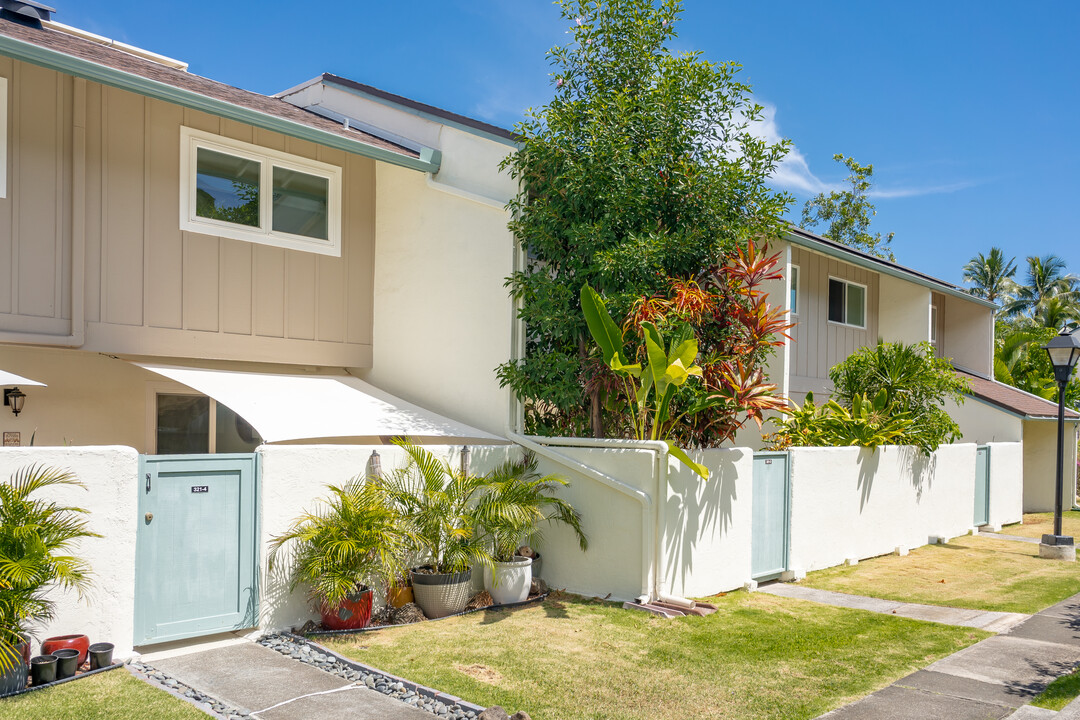 Aikahi Gardens in Kailua, HI - Building Photo