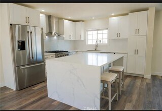 18271 Roberta Cir in Huntington Beach, CA - Building Photo - Building Photo