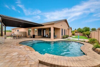 10226 E Laguna Azul Ave in Mesa, AZ - Foto de edificio - Building Photo