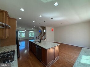 13693 Neil Armstrong Ave in Herndon, VA - Building Photo - Building Photo