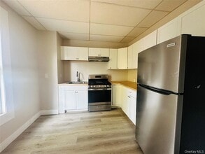 2 Garden St, Unit 2 in Poughkeepsie, NY - Foto de edificio - Building Photo