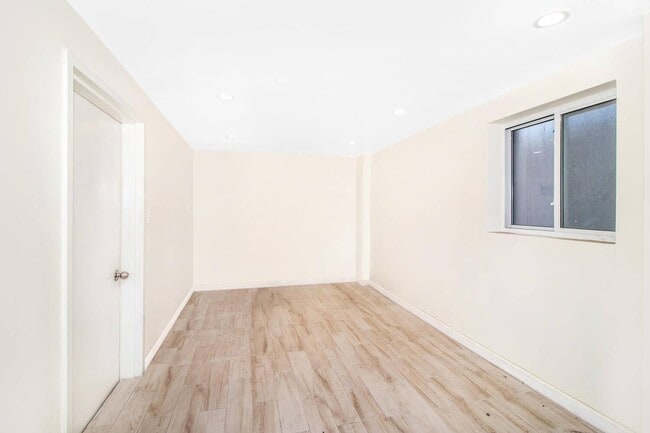 1141 Pugsley Ave in Bronx, NY - Building Photo - Building Photo