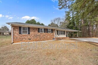 2616 Redbud Dr in Gastonia, NC - Building Photo - Building Photo
