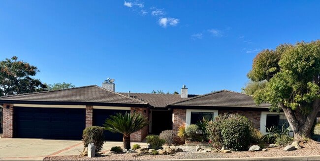 1824 Queens Way in Vista, CA - Building Photo - Building Photo