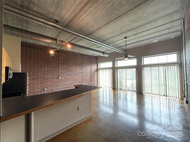 626 N Graham St in Charlotte, NC - Building Photo - Building Photo
