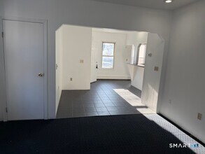 13 Jefferson Ave in New London, CT - Building Photo - Building Photo