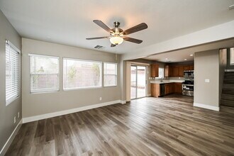 7489 S Dune Sunflower Ct in Las Vegas, NV - Building Photo - Building Photo