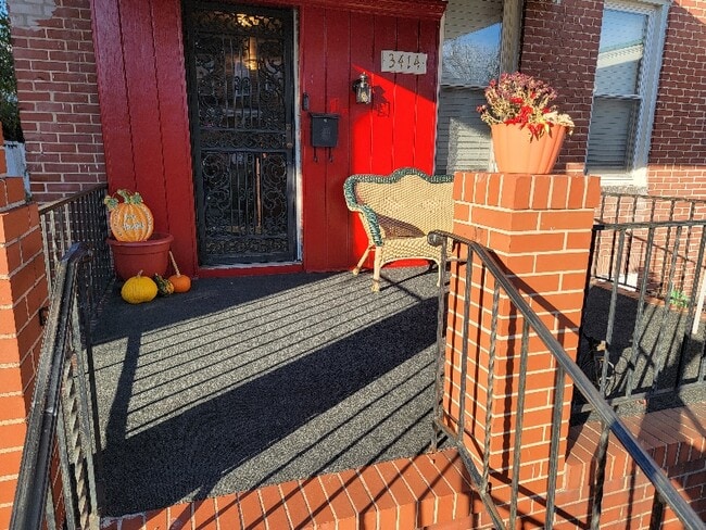 property at 3414 W Franklin St