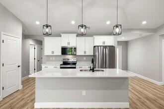 213 NW 5th St in Cape Coral, FL - Building Photo - Building Photo