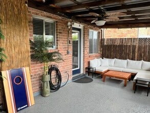 127 E Silver Sands Dr in San Antonio, TX - Foto de edificio - Building Photo