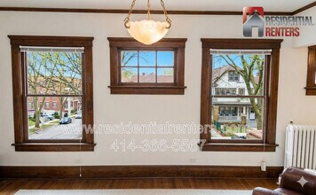 3002 N Frederick Ave in Milwaukee, WI - Building Photo - Building Photo