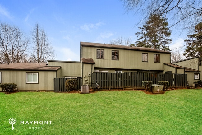 6153 Bent Tree Ct in Charlotte, NC - Foto de edificio - Building Photo