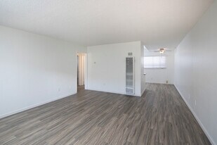 3060 1/4 Ivy St in San Diego, CA - Building Photo