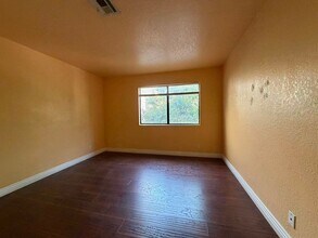 5072 S Rainbow Blvd in Las Vegas, NV - Building Photo - Building Photo