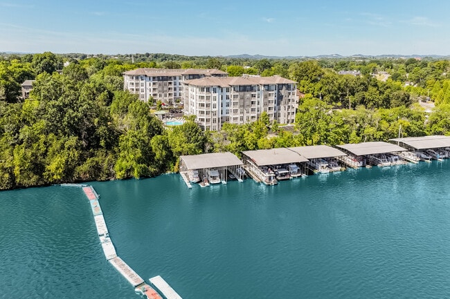 The Residence at Old Hickory Lake in Old Hickory, TN - Foto de edificio - Building Photo